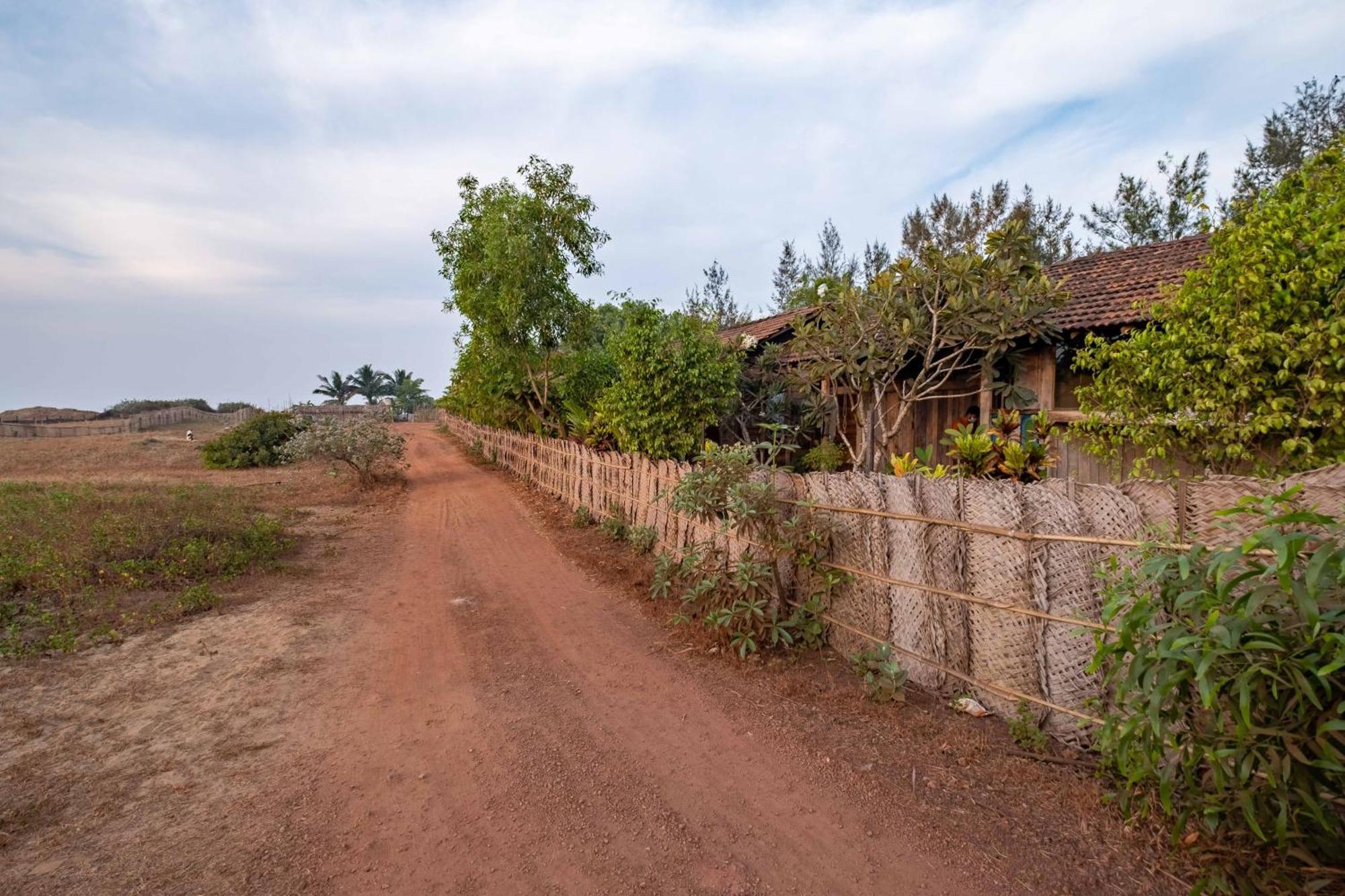 The Artist Cottages Morjim Luaran gambar