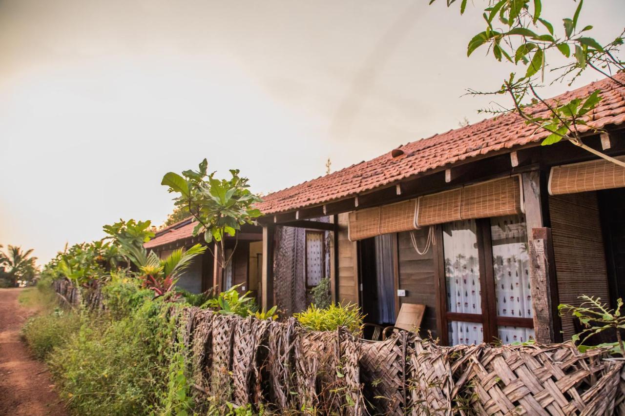 The Artist Cottages Morjim Luaran gambar